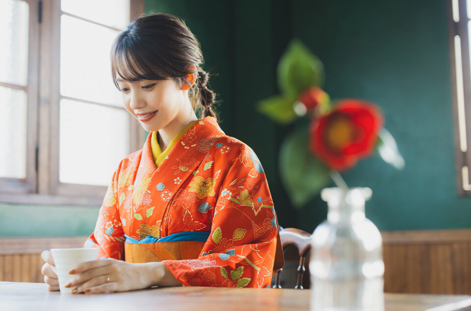 カジュアルに着れる定番着物｜小紋の意味や選び方、着用シーンについて  