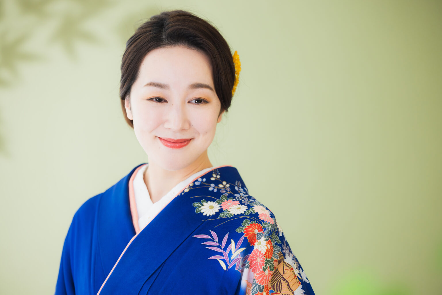 「重ね衿」とは?「伊達衿」との違いや着物別の選び方、付け方・洗い方を解説 | きものおもひ